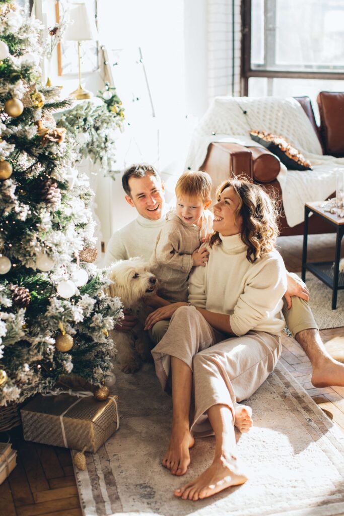 dutch holidays
family with christmas tree
