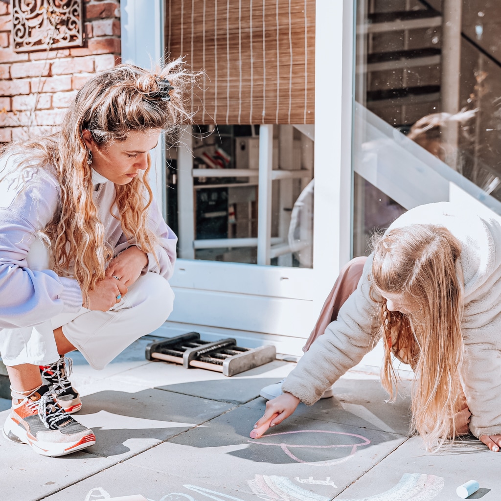 Au pair vs Nanny. The amount of working hours an au pair can work is limited by the host country’s regulations. A nanny works the number of hours agreed upon with their employer.