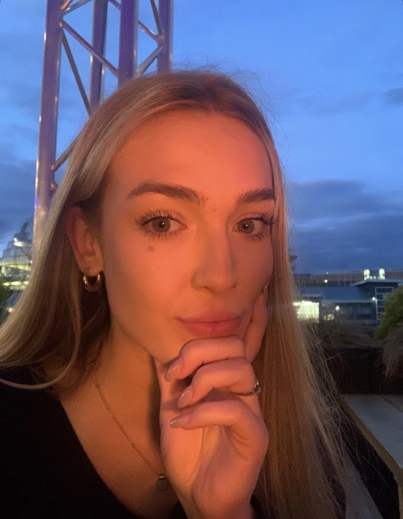 Emily  -  24 jaar oud en actief in Durham