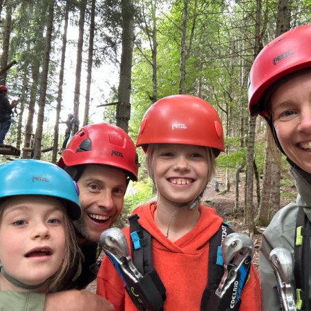 Karin zoekt oppas in Den Haag voor 2 kinderen
