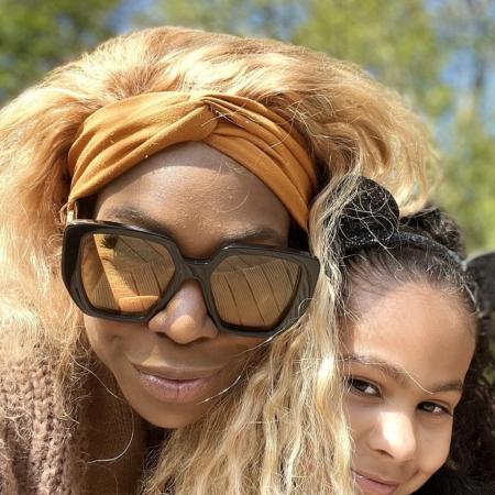 Sherely zoekt oppas in Rotterdam voor 2 kinderen